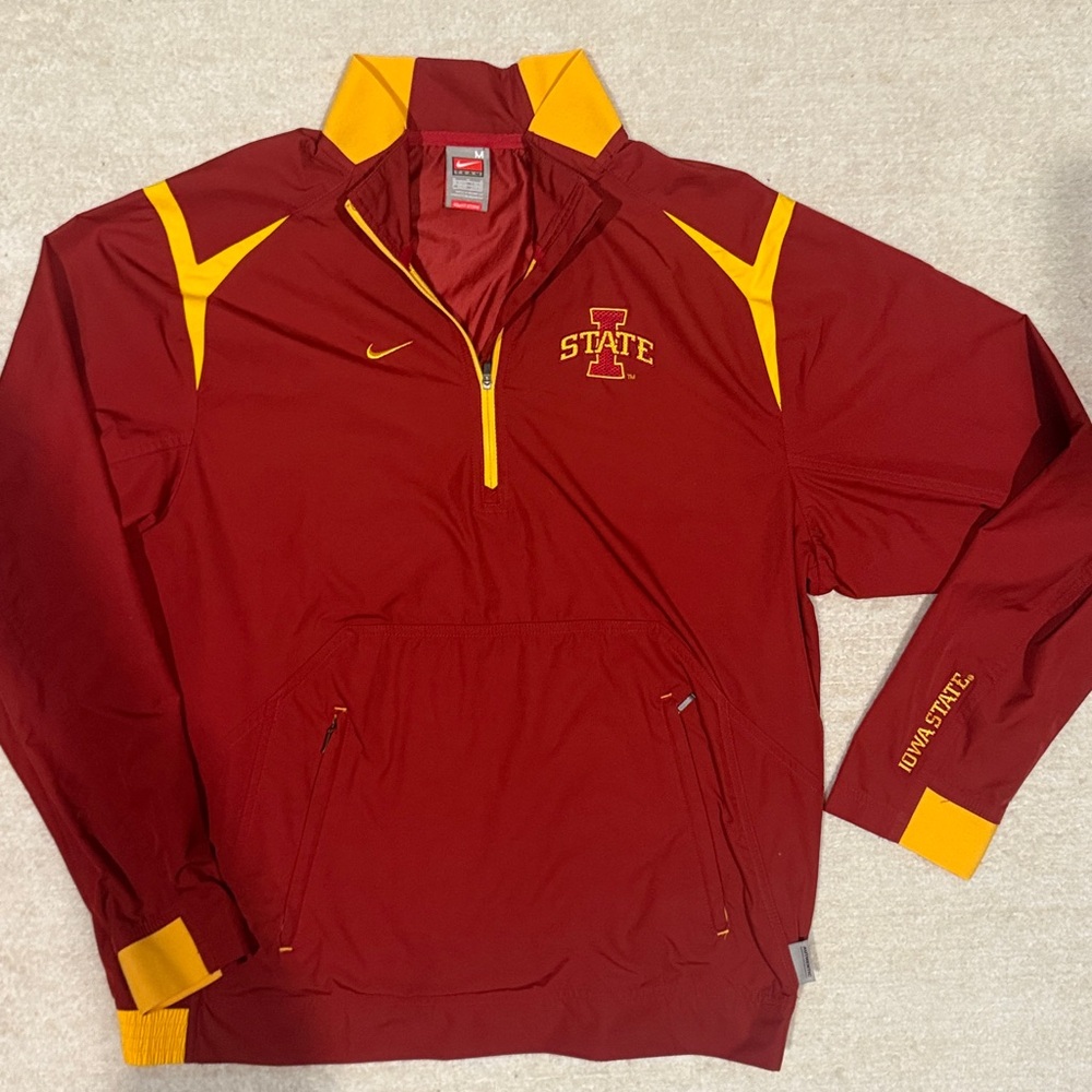 Iowa state NikeFIT Storm 1/4 zip pullover. Vintage.
Men’s Medium.